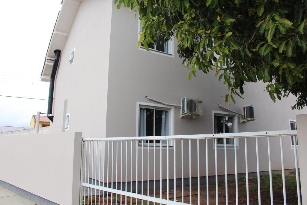 Apartamento Sunset, à 80 metros da praia Palhoça Esterno foto